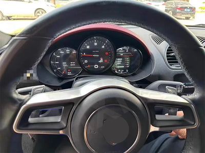 Combiné instruments Porsche Boxster monté sur véhicule, vue depuis le siège conducteur