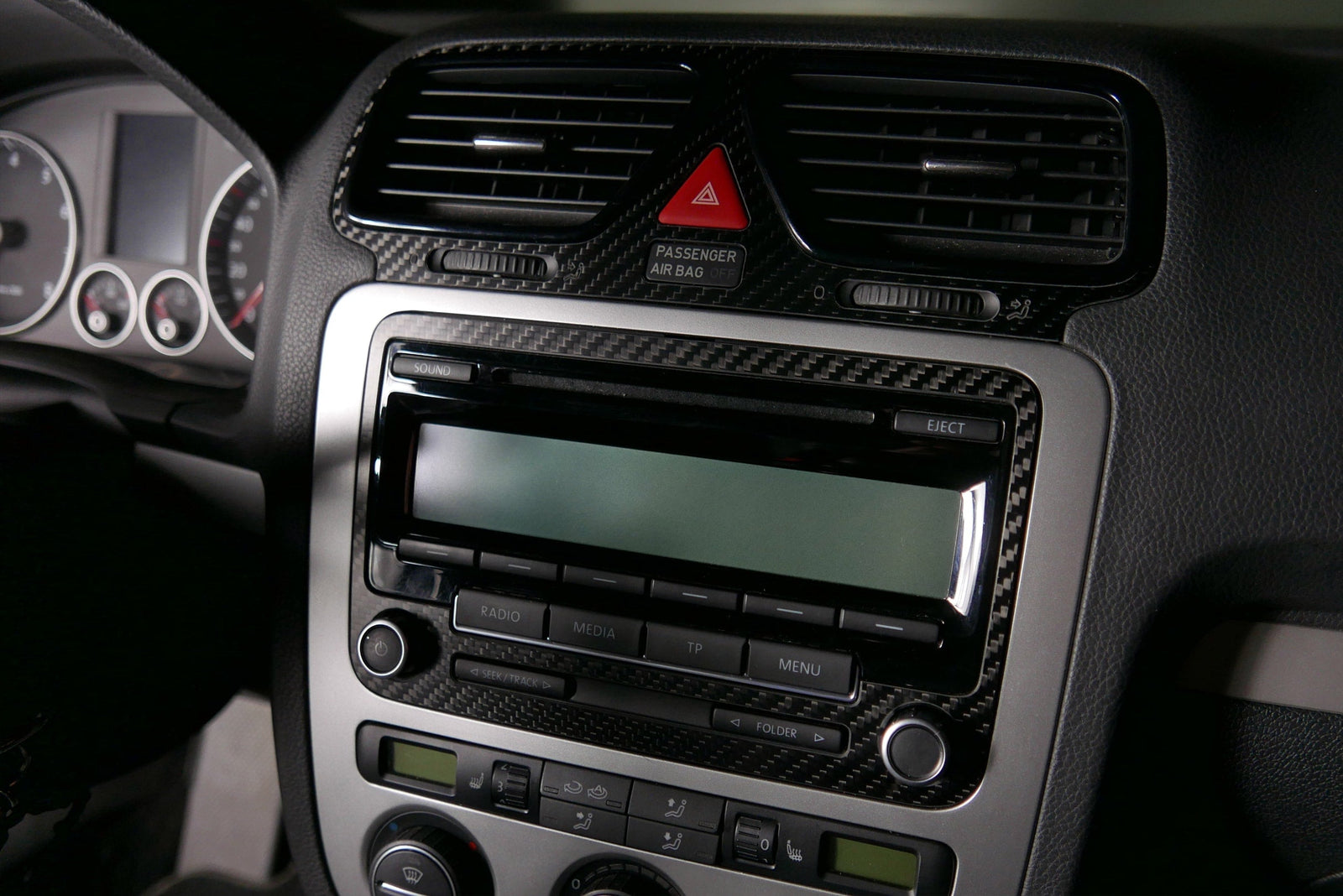 Façade Autoradio Carbone Volkswagen Scirocco et Eos – Cadre RCD310, Mate ou Brillante