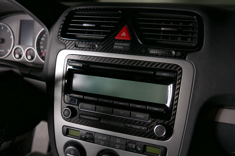 Façade Autoradio Carbone Volkswagen Scirocco et Eos – Cadre RCD310, Mate ou Brillante