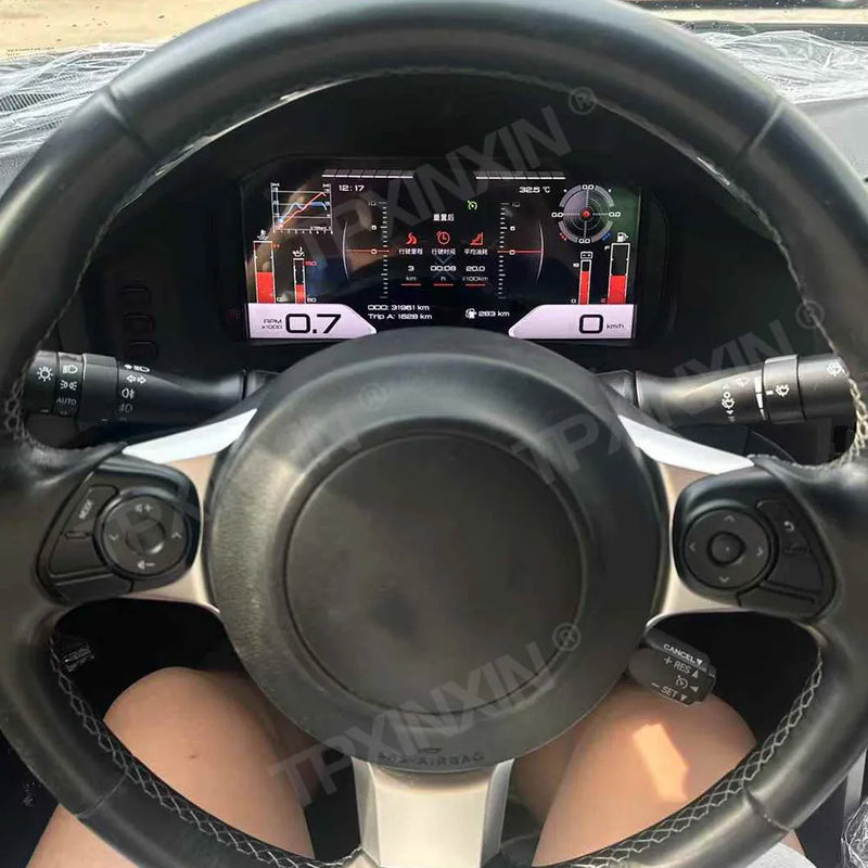 Cockpit virtuel Toyota GT86 vue de face, tableau de bord numérique installé